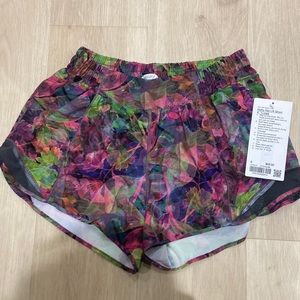 Lululemon Hotty hot 4” shorts